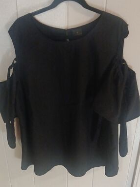 Worthington Black Cold-Shoulder Blouse
